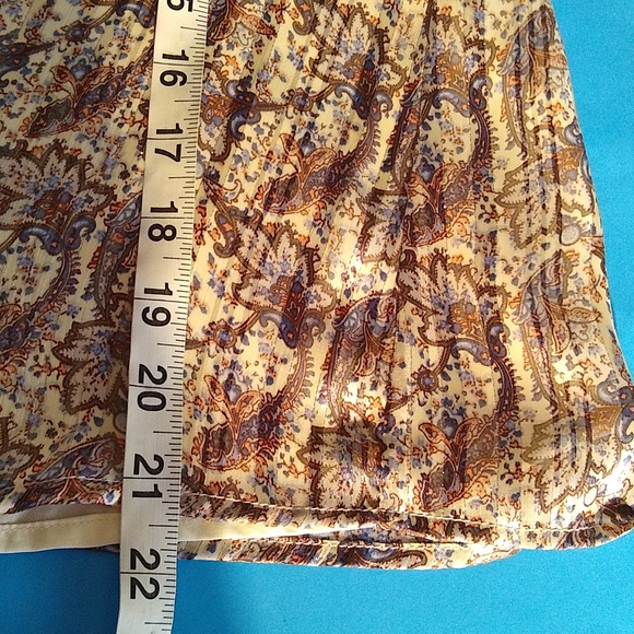 Greylin xs metallic thread lined paisley blouse w/ ruffle neck - Picture 9 of 11